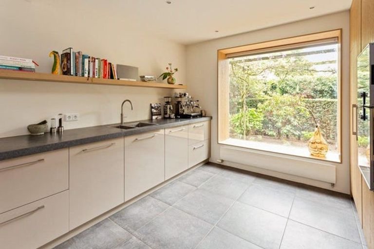 Detached Living: 300m² in De Rompert - Image 4