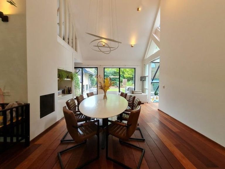 Detached Living: 300m² in De Rompert - Image 3