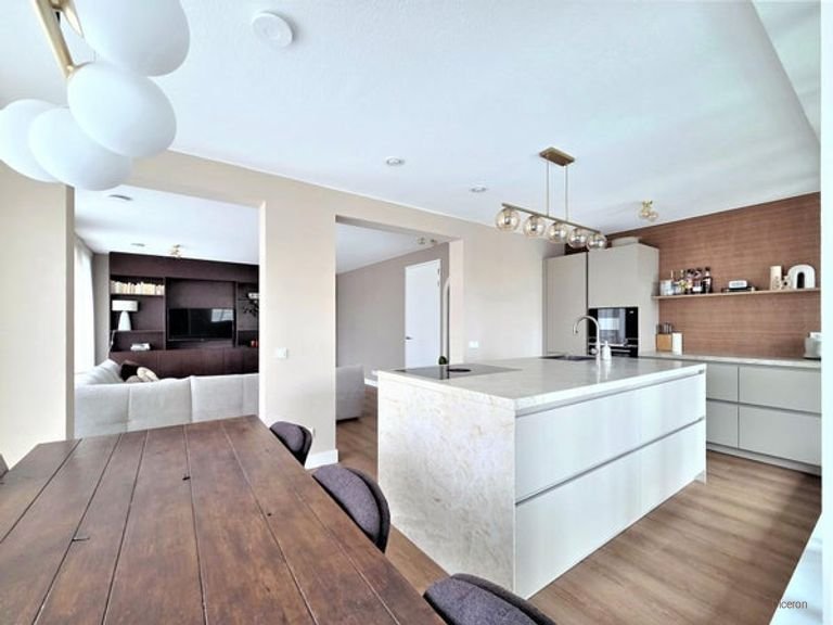 New Build (A+++) with Kitchen Island - Image 18