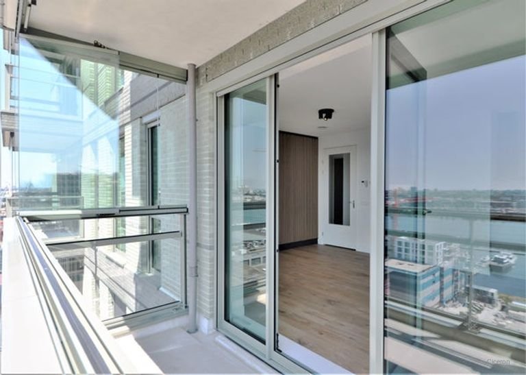 Living on the 17th floor at NDSM - Image 10