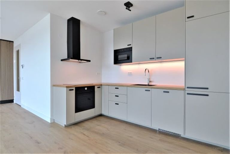 Living on the 17th floor at NDSM - Image 20