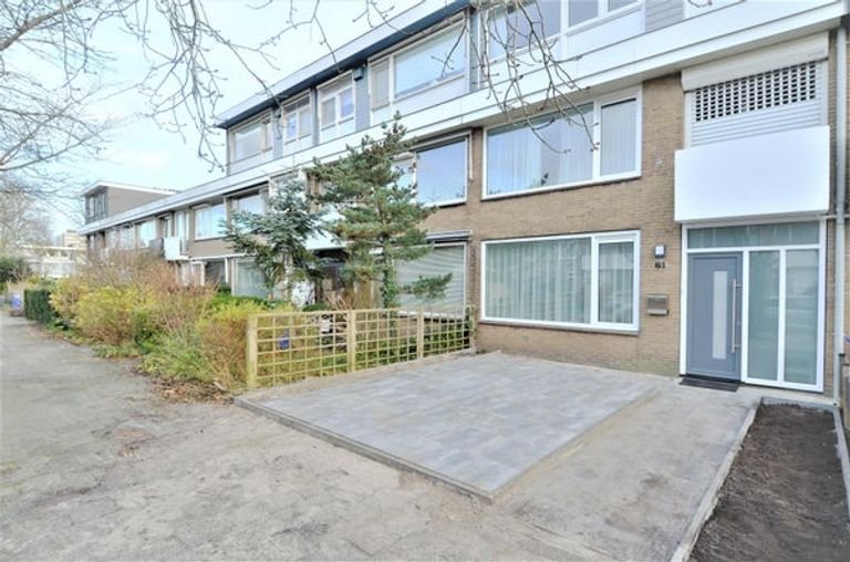 Renovated 250m² townhouse with garden - Image 71