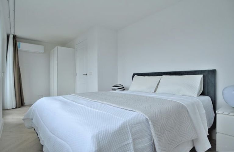 Renovated 250m² townhouse with garden - Image 55