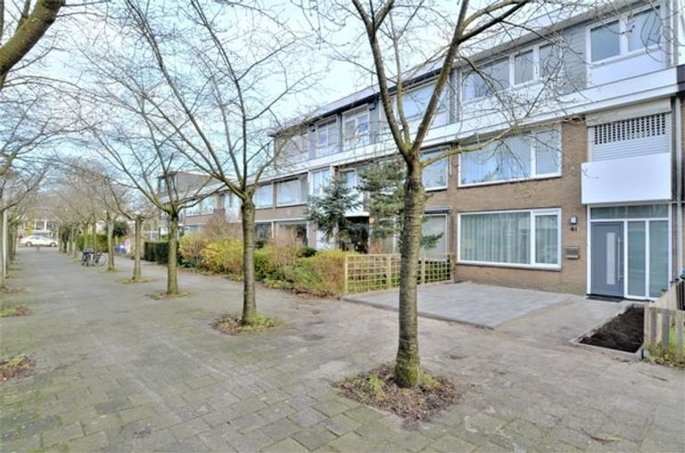 Renovated 250m² townhouse with garden - Image 72