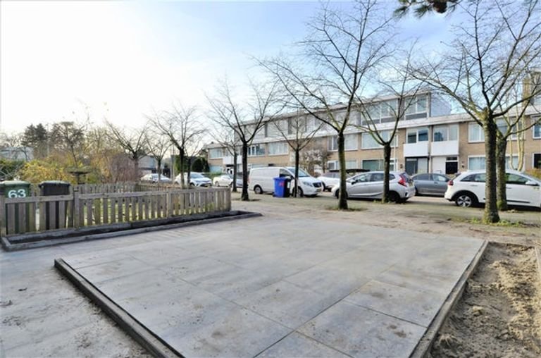 Renovated 250m² townhouse with garden - Image 70