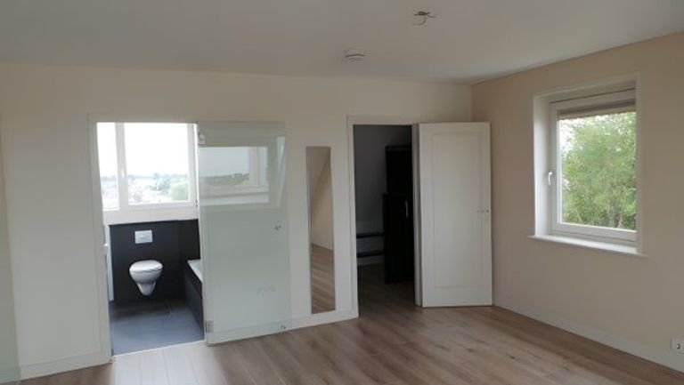 Living with a view of the River Lek - Image 18