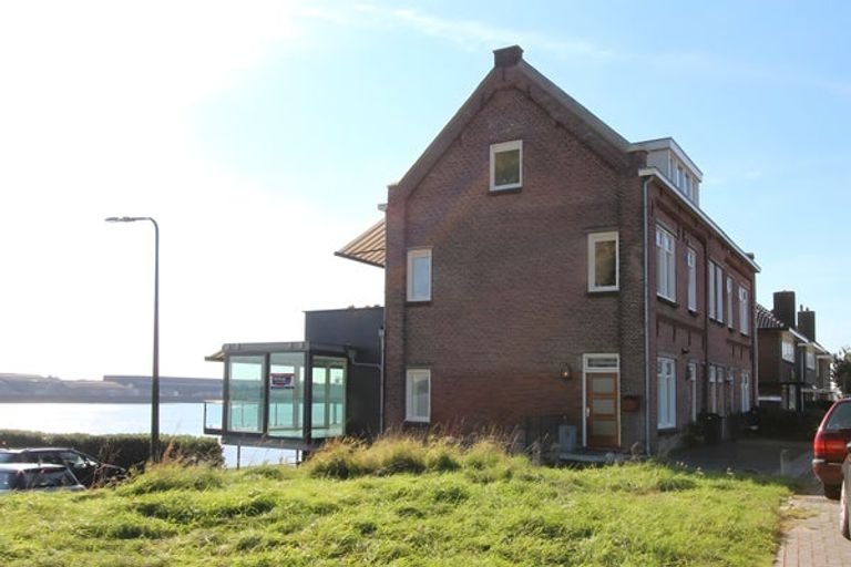 Living with a view of the River Lek - Image 31