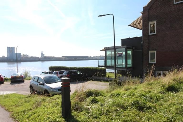 Living with a view of the River Lek - Image 29