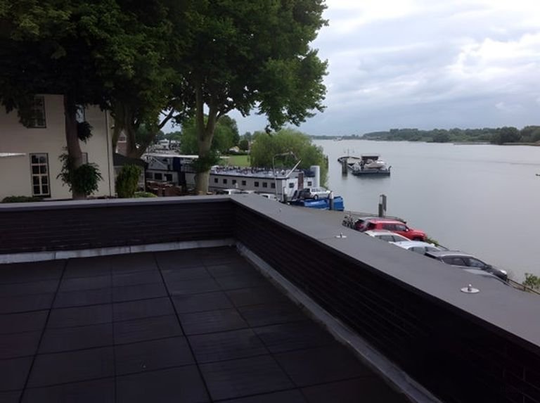 Living with a view of the River Lek - Image 17