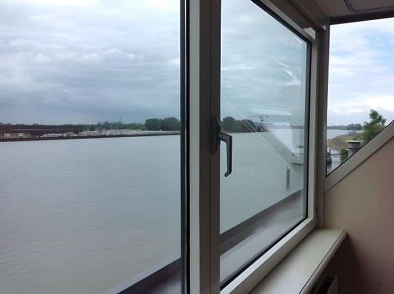 Living with a view of the River Lek - Image 25