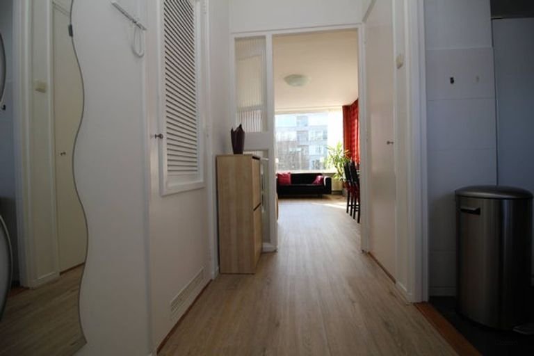 Furnished apartment with balcony near Clingendael - Image 3