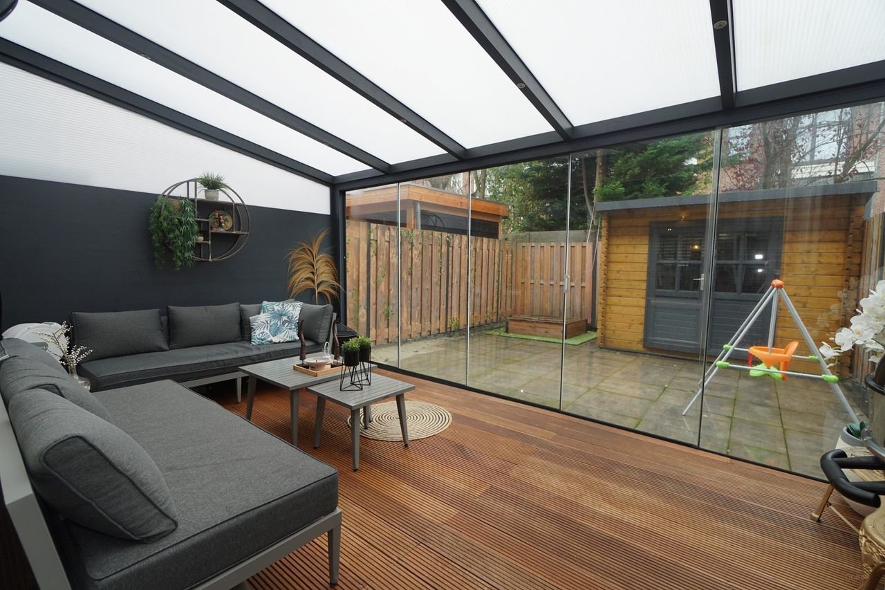 Spacious family home with sunroom and garden in Liskwartier - Image 14