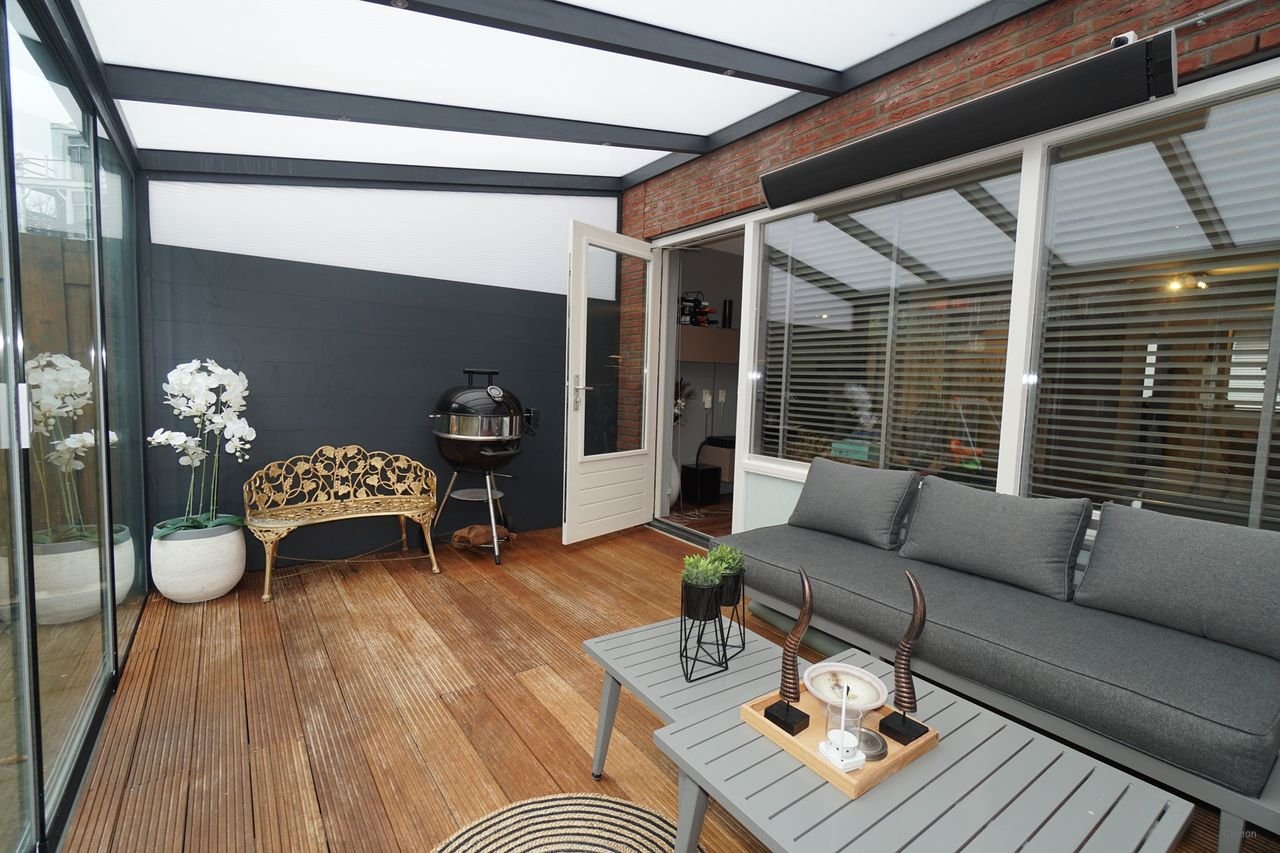 Spacious family home with sunroom and garden in Liskwartier - Image 15