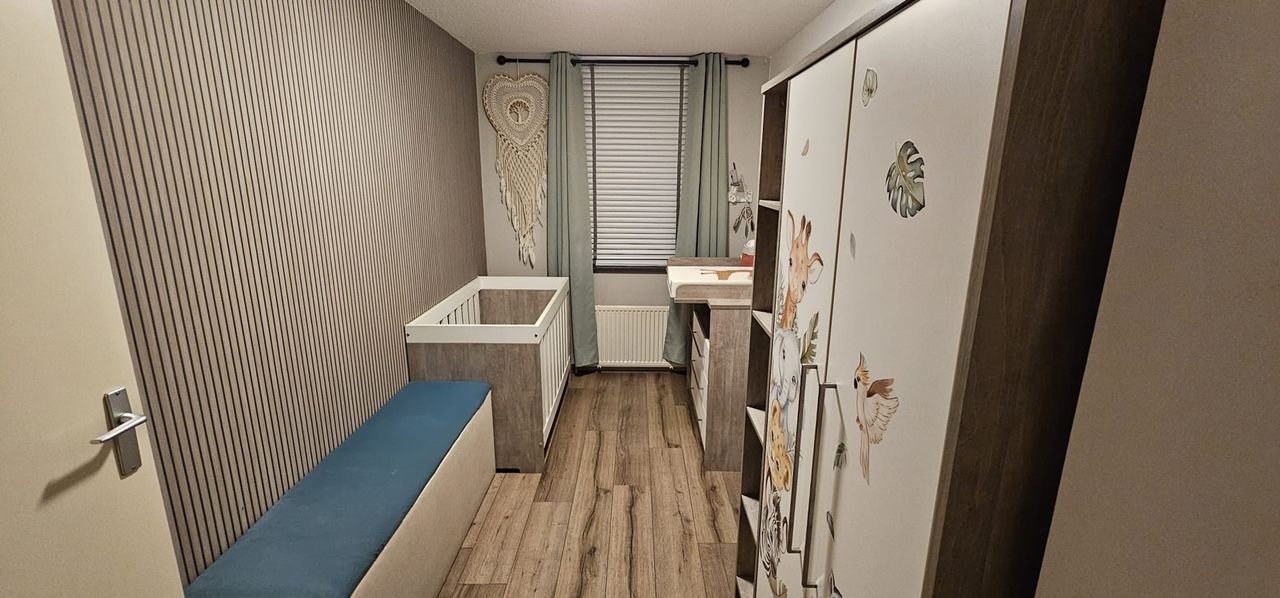 Spacious family home with sunroom and garden in Liskwartier - Image 12