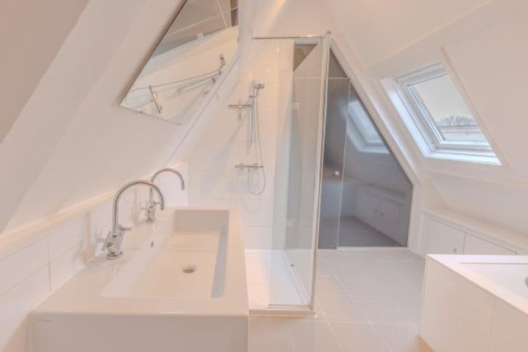 Double upper house in the 9 Streets - Image 29