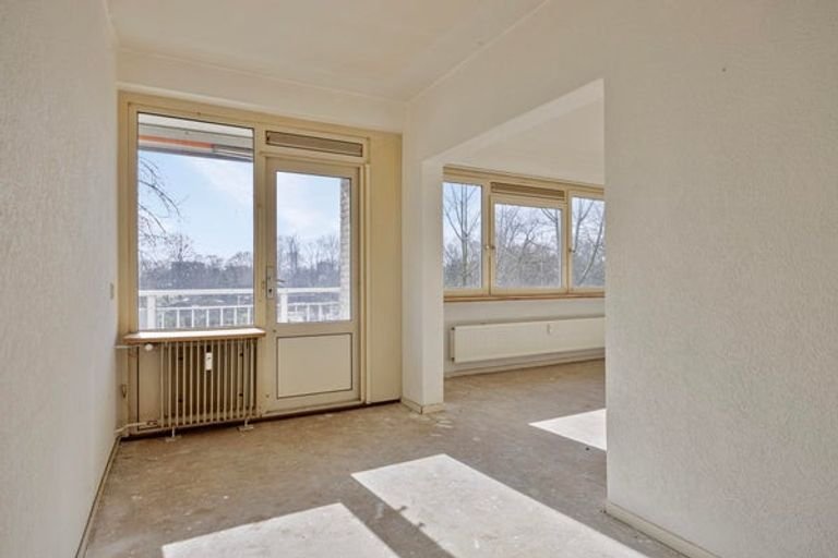 Spacious apartment with balcony in Den Bosch - Image 8