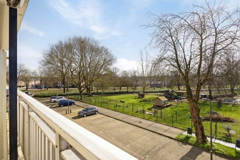 Spacious apartment with balcony in Den Bosch - Image 10