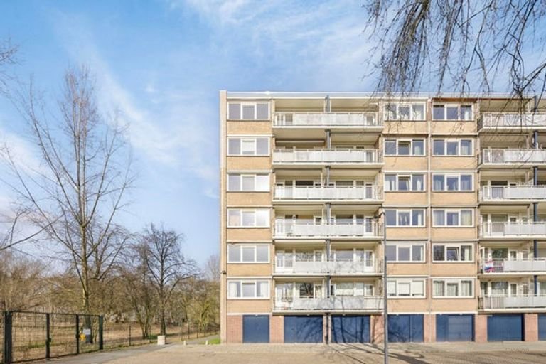 Spacious apartment with balcony in Den Bosch - Image 42
