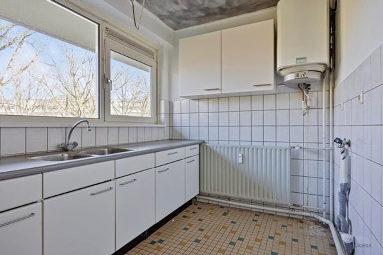 Spacious apartment with balcony in Den Bosch - Image 15