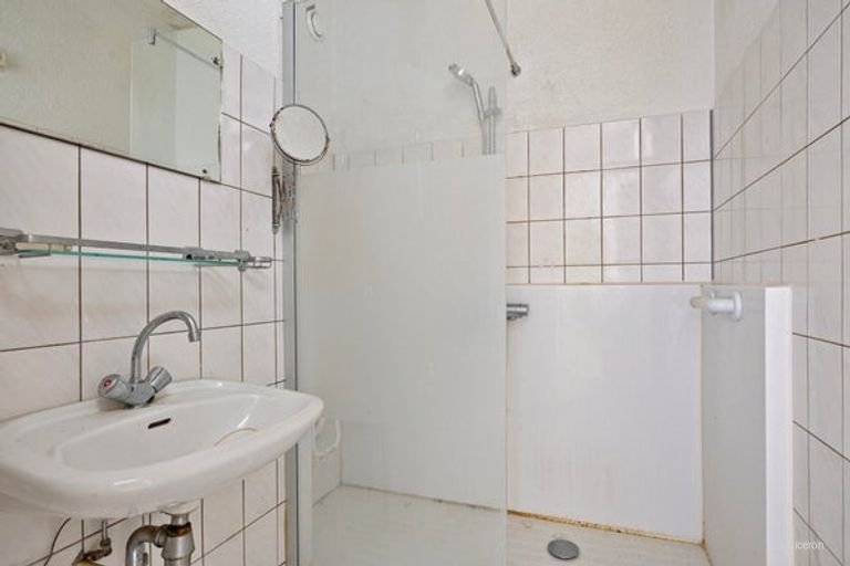 Spacious apartment with balcony in Den Bosch - Image 23