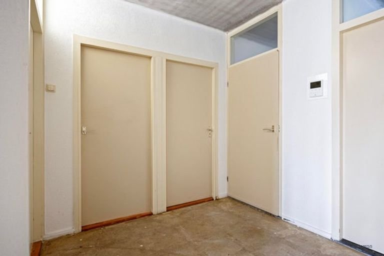 Spacious apartment with balcony in Den Bosch - Image 12