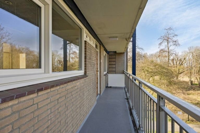 Spacious apartment with balcony in Den Bosch - Image 32