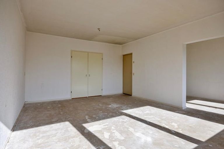 Spacious apartment with balcony in Den Bosch - Image 6