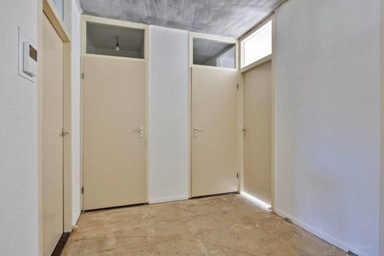 Spacious apartment with balcony in Den Bosch - Image 13