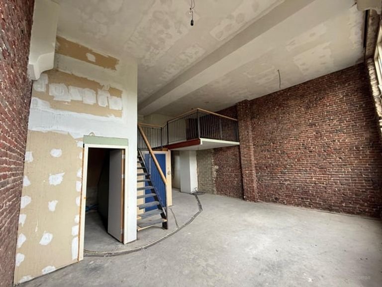 Monumental project of 1,207 m² - Image 7