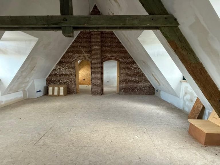 Monumental project of 1,207 m² - Image 10