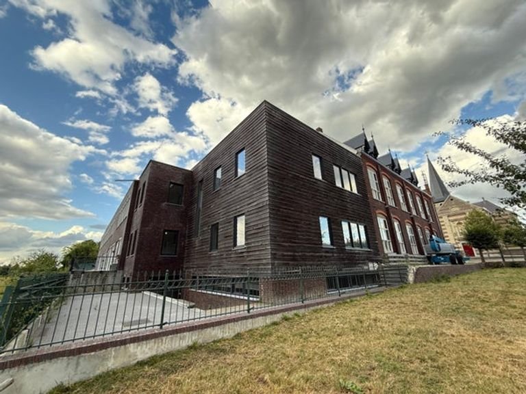 Monumental project of 1,207 m² - Image 25