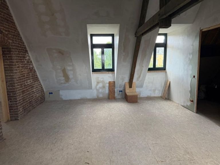 Monumental project of 1,207 m² - Image 11