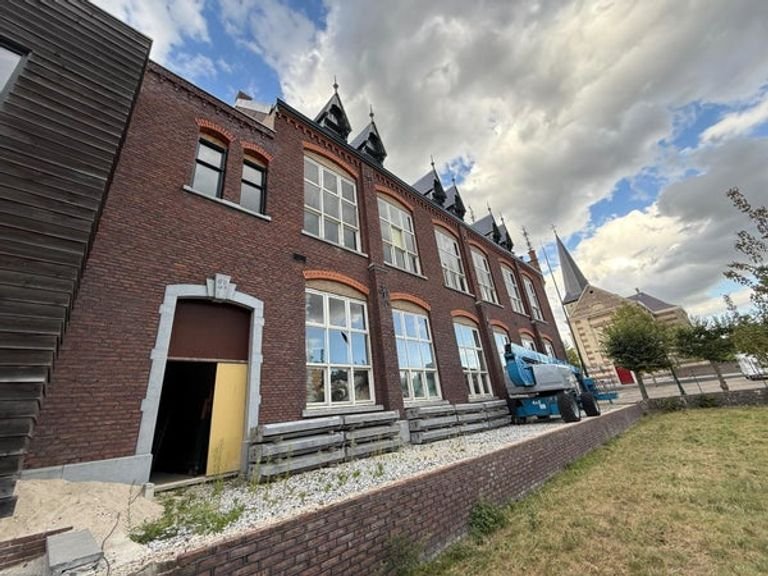 Monumental project of 1,207 m² - Image 27