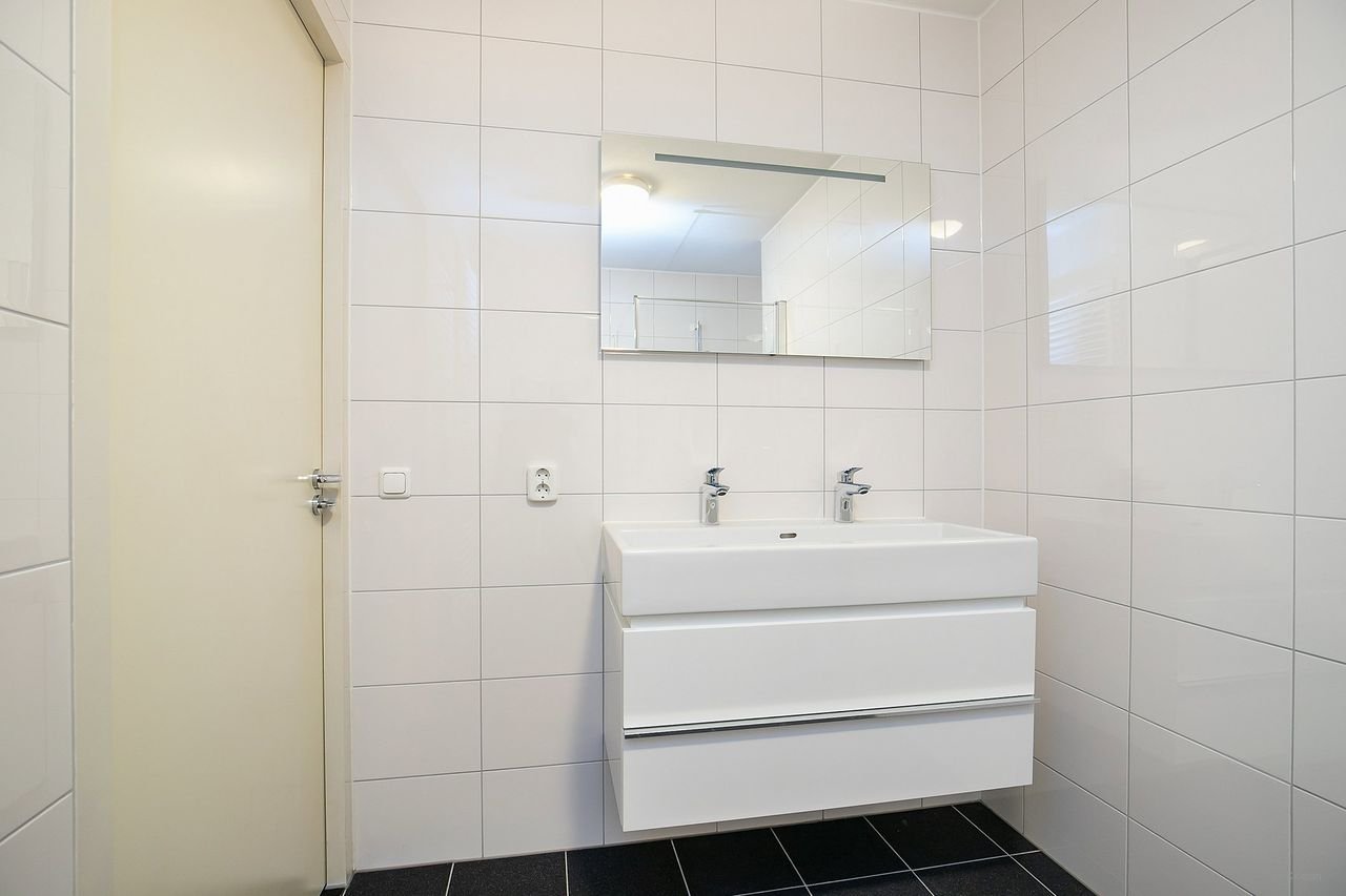 Appartement in Zinken Toren met parking - Afbeelding 8