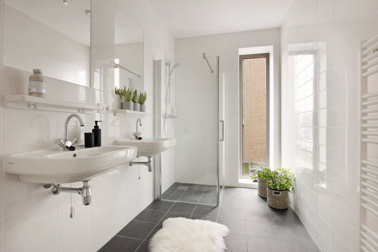 Bright 2-bedroom apartment with balcony - Image 14