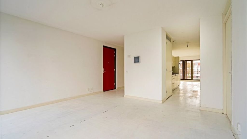 Spacious apartment with views over the IJmeer - Image 3