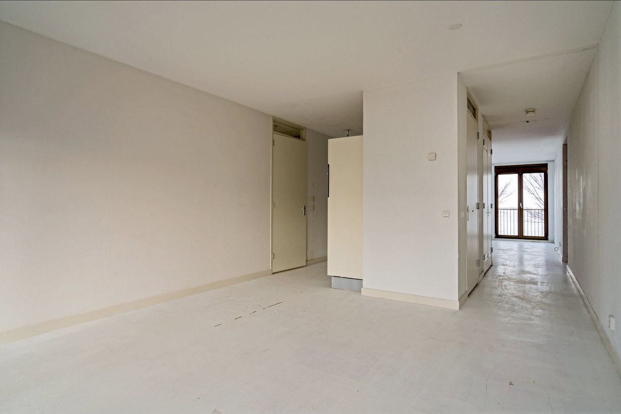 Spacious apartment with views over the IJmeer - Image 6