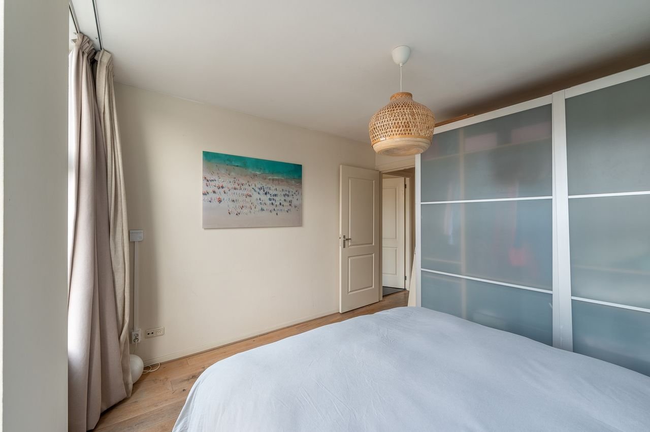 Bright 2-bedroom apartment with balcony - Image 10