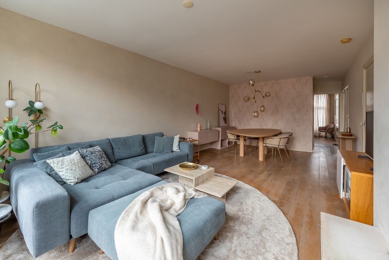 Bright 2-bedroom apartment with balcony - Image 4