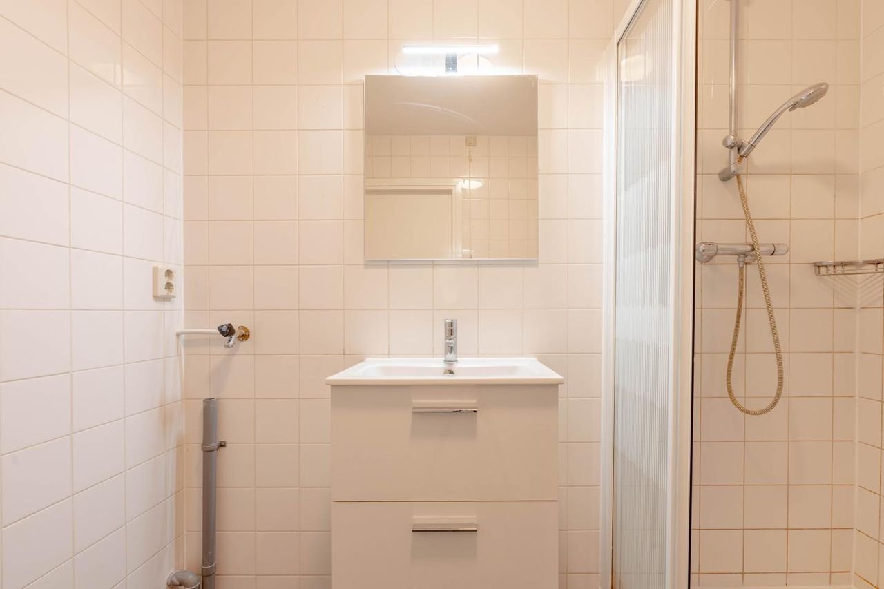 Fresh apartment on Nassaukade: sharing allowed - Image 24