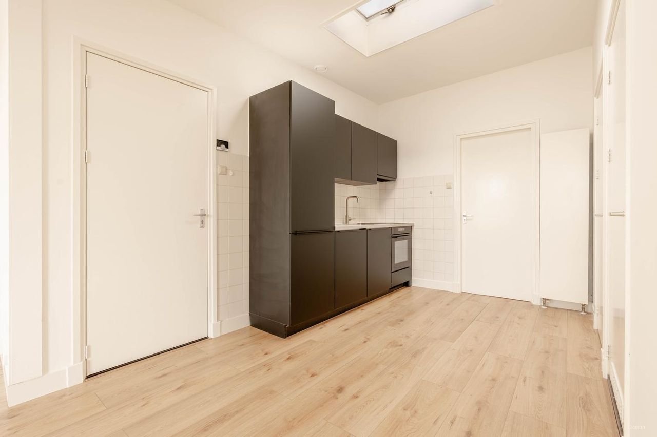 Fresh apartment on Nassaukade: sharing allowed - Image 10