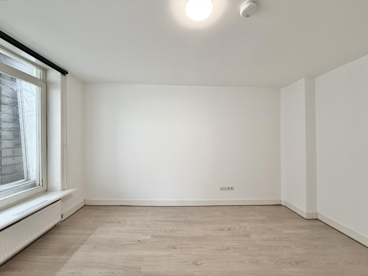 3-slaapkamer appartement met balkon in De Pijp - Afbeelding 8