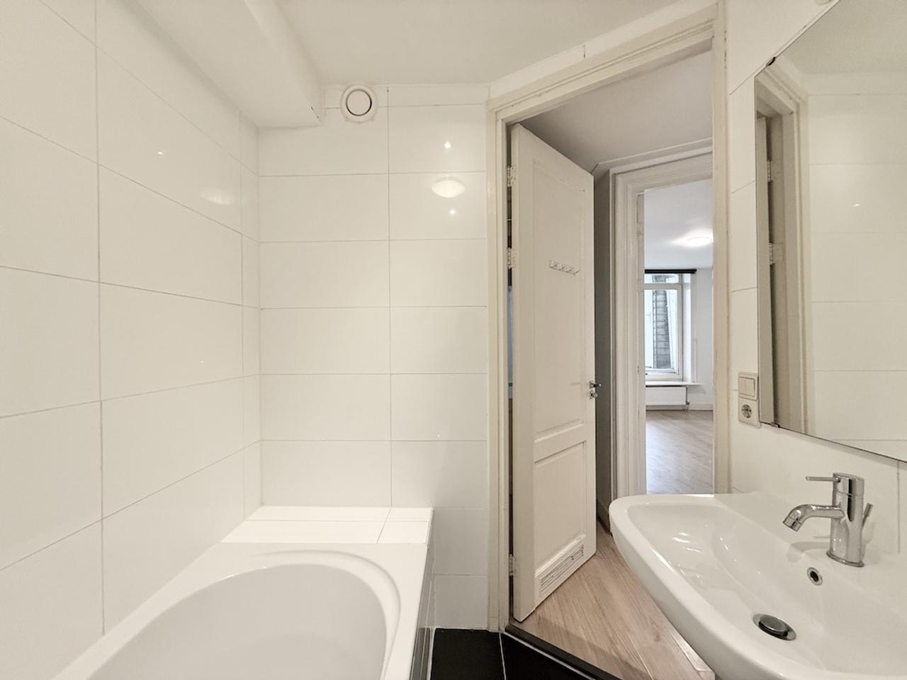 3-slaapkamer appartement met balkon in De Pijp - Afbeelding 14