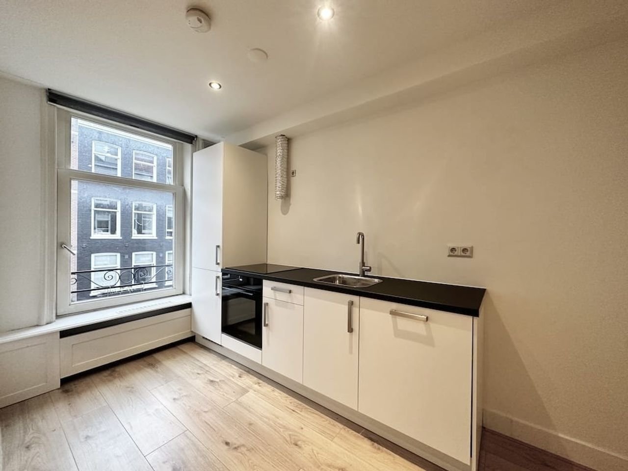 3-bedroom home in De Pijp - Image 4