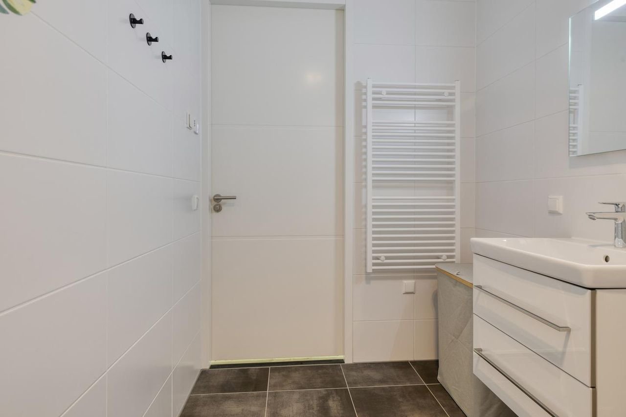 Sustainable living on the sixth floor - Image 18