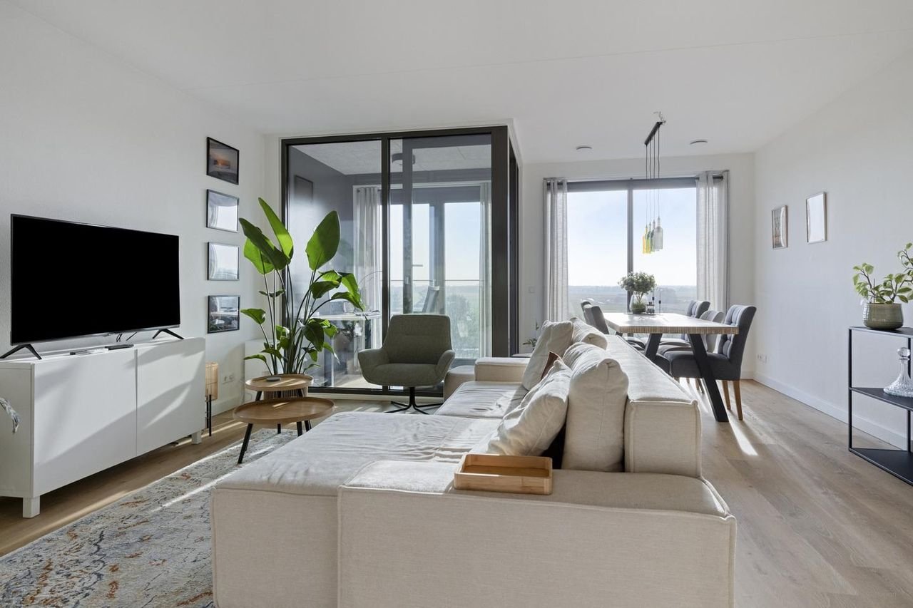 Sustainable living on the sixth floor - Image 14