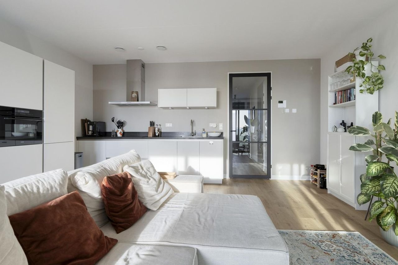 Sustainable living on the sixth floor - Image 10