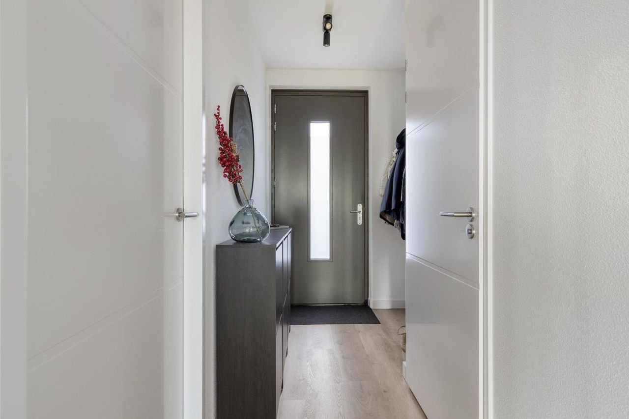 Sustainable living on the sixth floor - Image 7