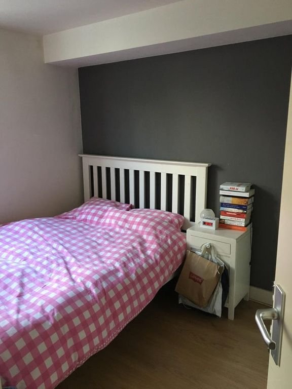 Compact apartment near the city center - Image 4