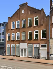 Uitzicht op de kade, vlak bij de binnenstad